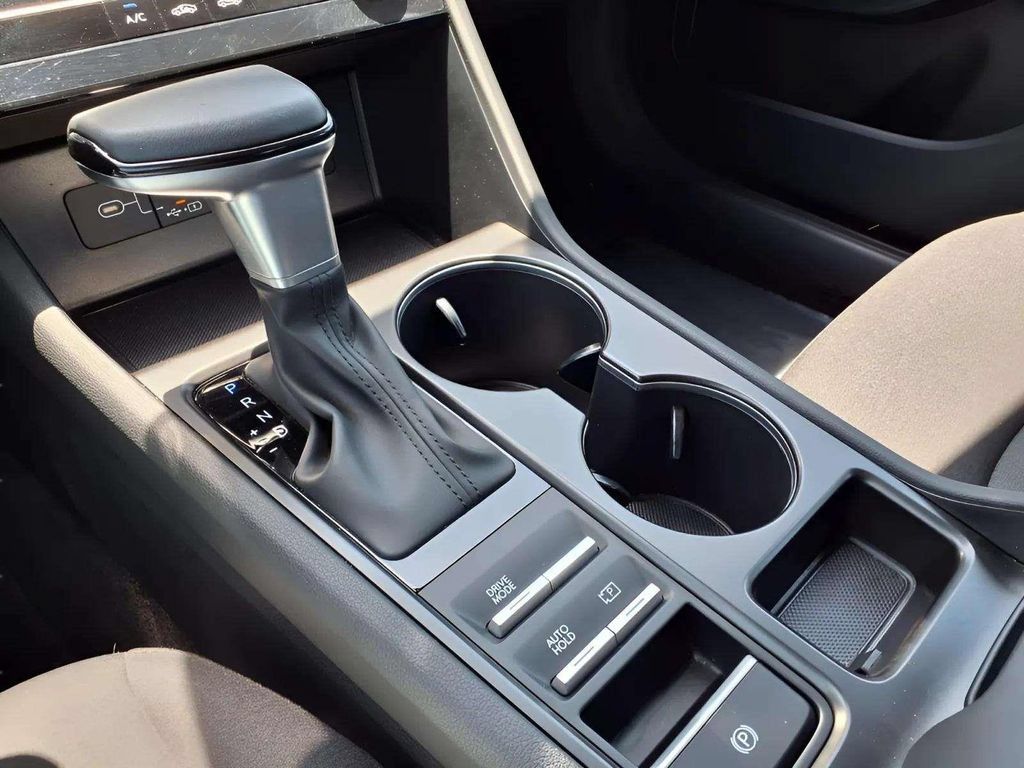 Used 2026 Hyundai Sonata SE FWD image 13