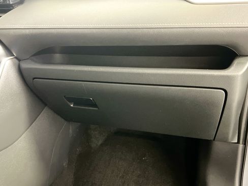 Used 2020 Toyota RAV4 XLE w/ Convenience Package FWD image 32