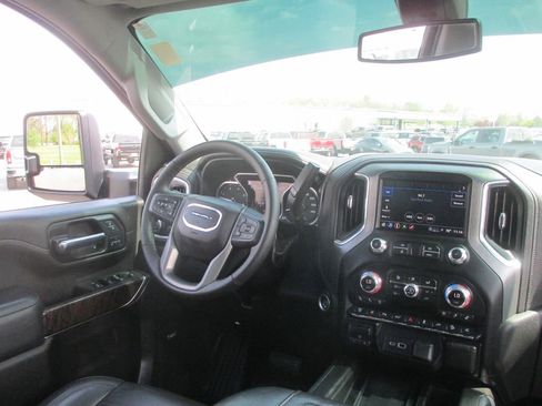 Used 2022 GMC Sierra 2500 Denali image 28