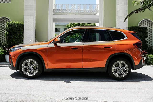 Used 2023 BMW X1 xDrive28i AWD/4WD image 3