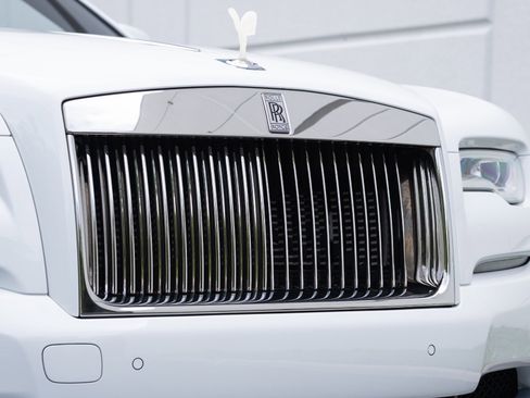 Used 2017 Rolls-Royce Dawn RWD image 15