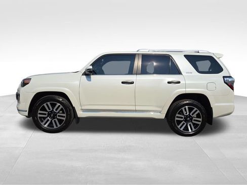 Used 2022 Toyota 4Runner Limited AWD/4WD image 9