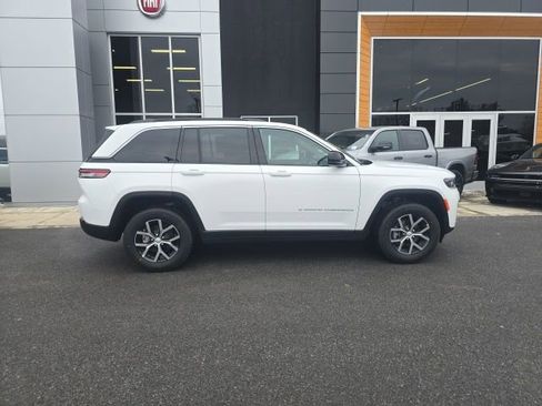 New 2026 Jeep Grand Cherokee Limited AWD/4WD image 7