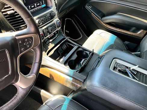 Used 2018 GMC Yukon XL Denali w/ Denali Ultimate Package AWD/4WD image 15
