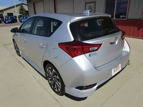 Used 2017 Toyota Corolla iM w/ Carpet Mat Package FWD image 9