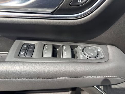 Used 2022 Chevrolet Tahoe Z71 w/ Luxury Package image 31