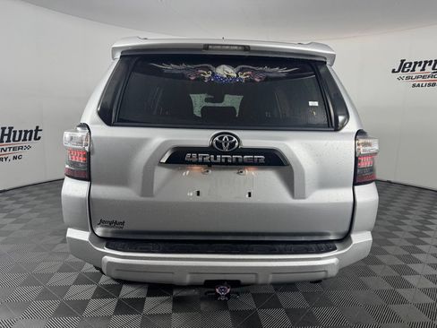 Used 2022 Toyota 4Runner TRD Off-Road AWD/4WD image 8