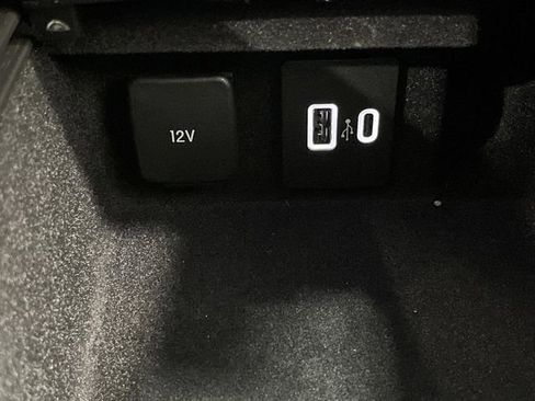 Used 2023 Lincoln Corsair AWD image 24