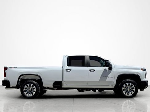Used 2025 Chevrolet Silverado 2500 Custom w/ Custom Value Package AWD/4WD image 6
