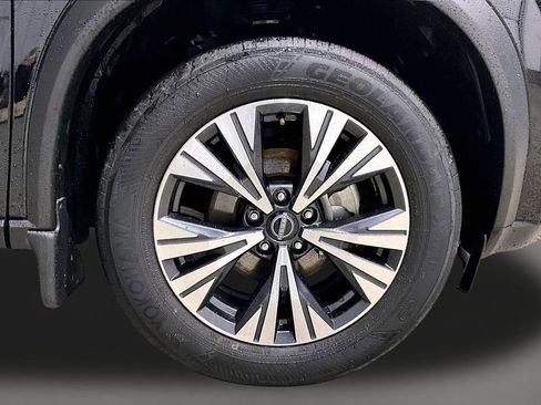 Used 2023 Nissan Rogue SV image 32