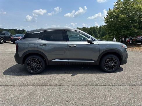 New 2025 Nissan Kicks SR image 3