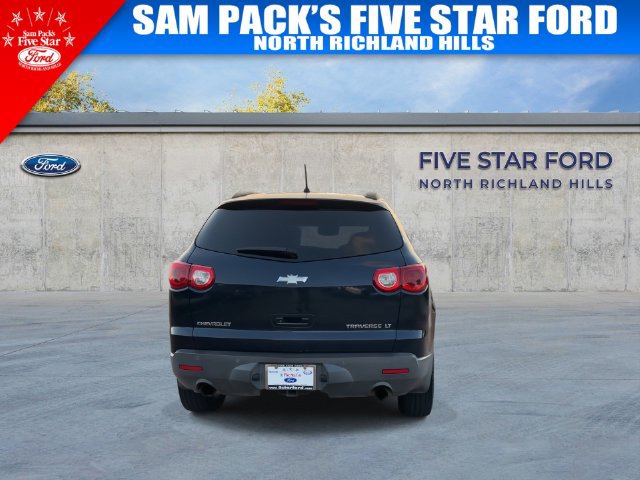 Used 2009 Chevrolet Traverse LT w/ California Edition Package FWD image 8