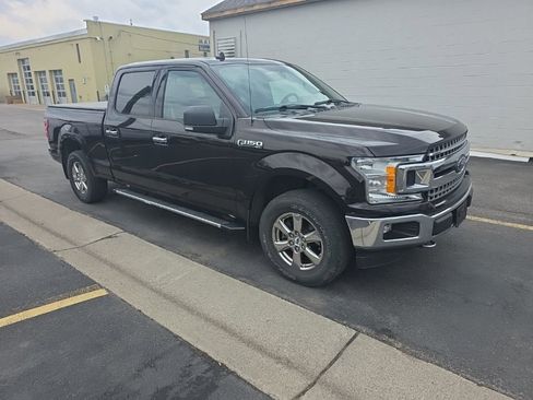 Used 2018 Ford F150 XLT w/ Equipment Group 302A Luxury image 3