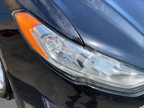 Used 2019 Ford Fusion SE FWD image 27