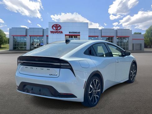 Used 2023 Toyota Prius Prime FWD image 6