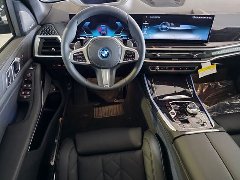 New 2026 BMW X5 xDrive50e image 11