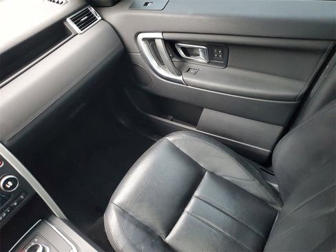 Used 2017 Land Rover Discovery Sport HSE image 11