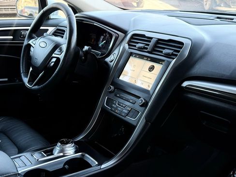 Used 2017 Ford Fusion SE w/ Equipment Group 602A image 22