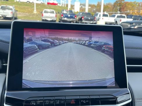 Used 2024 Jeep Compass Limited image 38