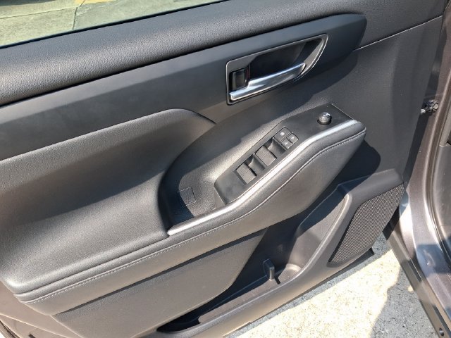 Used 2021 Toyota Highlander XLE FWD image 14