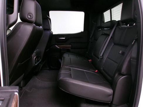 Used 2019 Chevrolet Silverado 1500 High Country w/ Technology Package AWD/4WD image 11