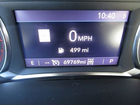 Used 2023 GMC Acadia SLT image 13