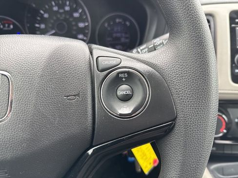 Certified 2021 Honda HR-V LX image 12