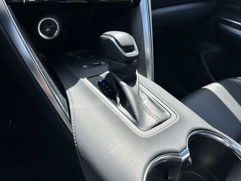 Certified 2023 Toyota Venza XLE AWD/4WD image 21