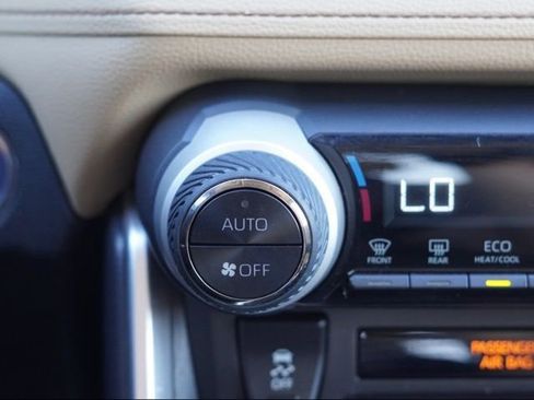 Certified 2022 Toyota RAV4 XLE Premium image 29