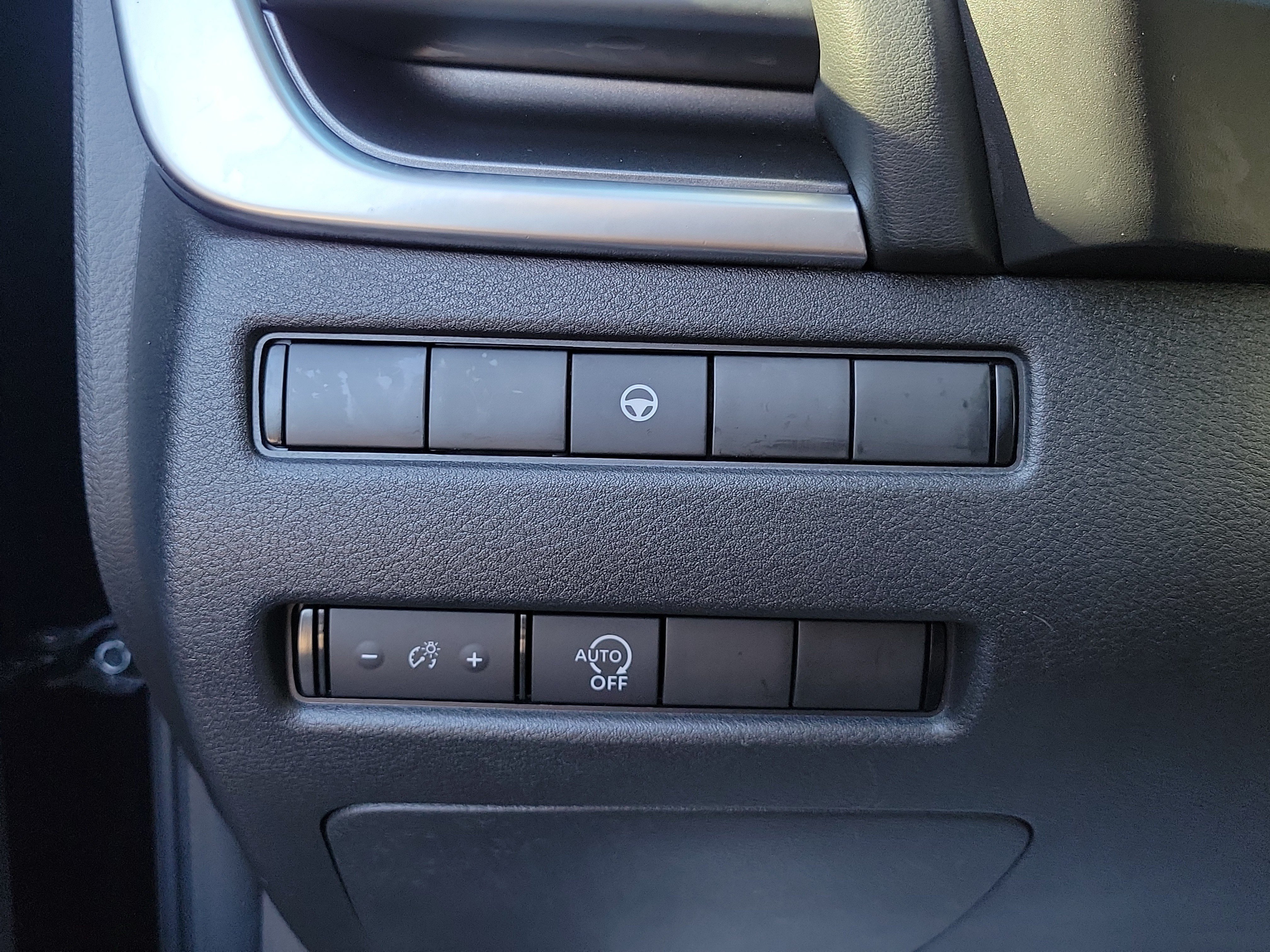 Certified 2023 Nissan Rogue SV FWD image 28