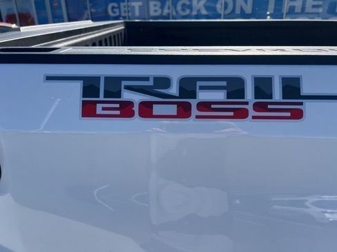 Used 2024 Chevrolet Silverado 1500 Custom Trail Boss w/ LPO, Dark Essentials Package image 7