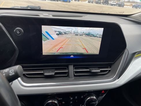 Used 2024 Chevrolet Trax LT w/ Driver Confidence Package FWD image 20