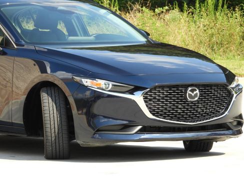 Used 2024 MAZDA MAZDA3 s FWD image 10