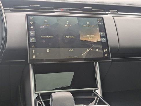 Used 2024 Land Rover Range Rover Long Wheelbase SE image 15