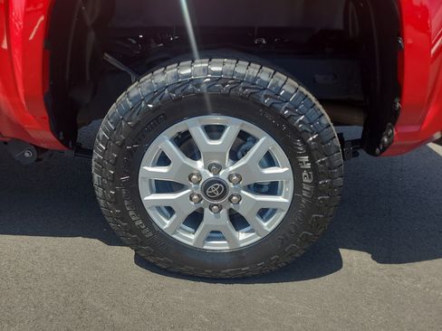 Certified 2025 Toyota Tacoma SR w/ SR Upgrade Package AWD/4WD image 10