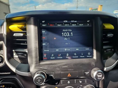 Used 2020 RAM 1500 Big Horn AWD/4WD image 19