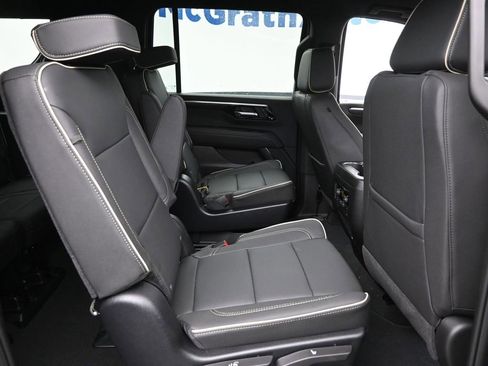 New 2025 Chevrolet Suburban Premier image 9