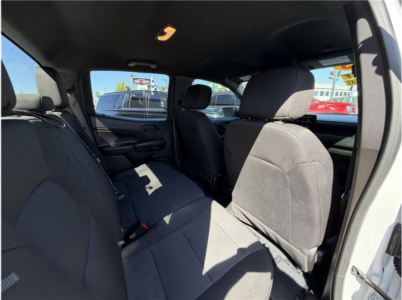 Used 2023 Chevrolet Colorado W/T RWD image 26