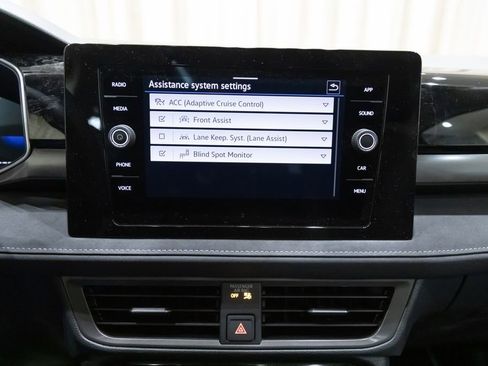 New 2026 Volkswagen Taos SE FWD image 22