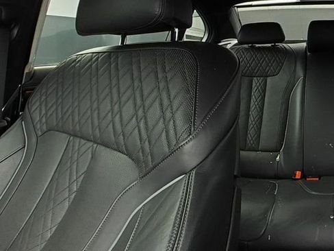 Used 2018 BMW 750i w/ Executive Package RWD image 22