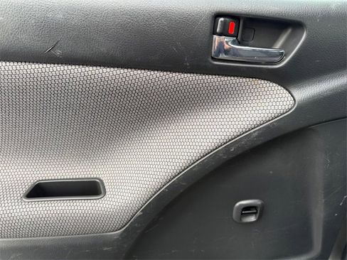 Used 2006 Toyota Matrix image 17