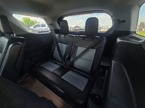 Used 2022 Ford Explorer XLT w/ Equipment Group 202A RWD image 18