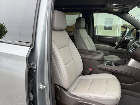 Used 2024 Chevrolet Tahoe Z71 w/ Luxury Package AWD/4WD image 38