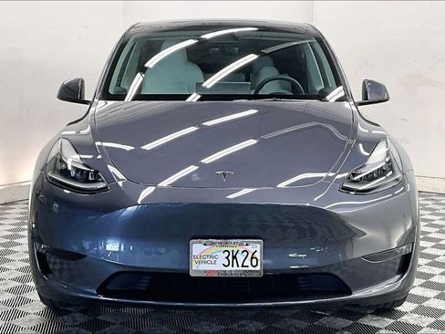 Used 2023 Tesla Model Y Long Range AWD/4WD image 2
