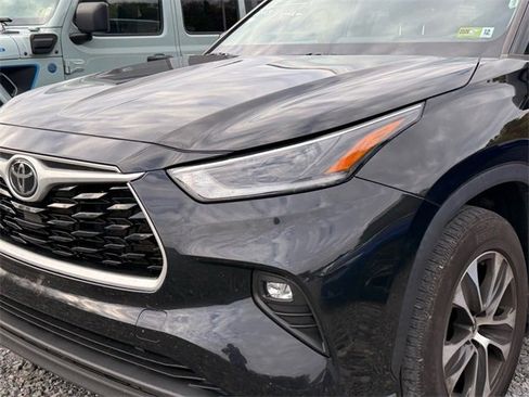Used 2021 Toyota Highlander XLE image 26