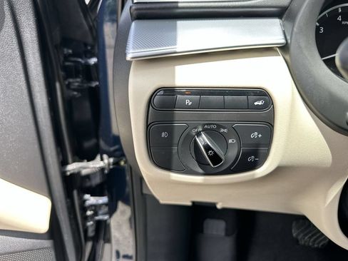 Used 2020 INFINITI QX50 Luxe w/ Navigation Package FWD image 18