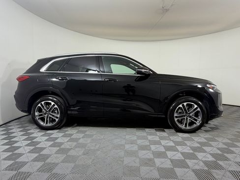 Used 2025 Audi Q5 Premium w/ Convenience Package AWD/4WD image 8