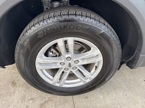 Certified 2023 Ford Explorer XLT w/ Equipment Group 202A image 21