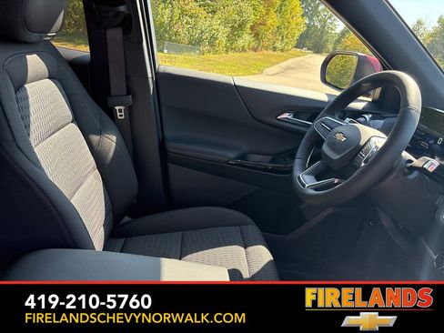 New 2026 Chevrolet Equinox LT w/ LPO, Floor Liner Package image 29