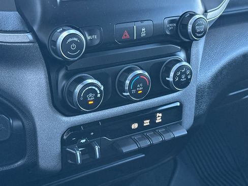 Used 2024 RAM 2500 Tradesman w/ Chrome Appearance Group image 20